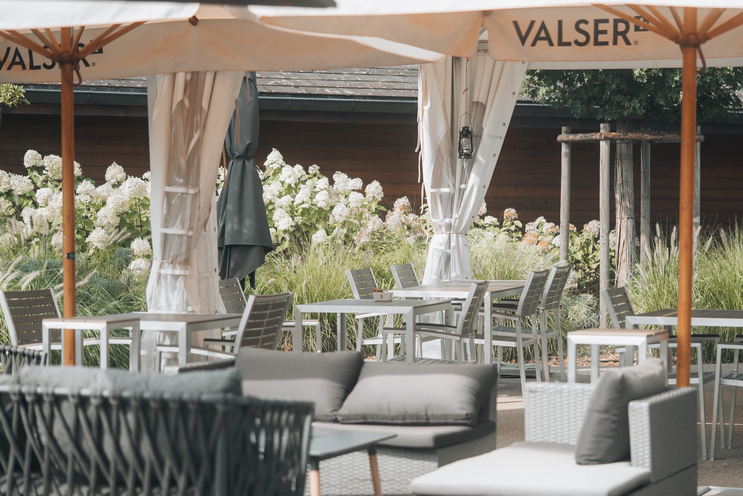 Terrasse et restaurant du club