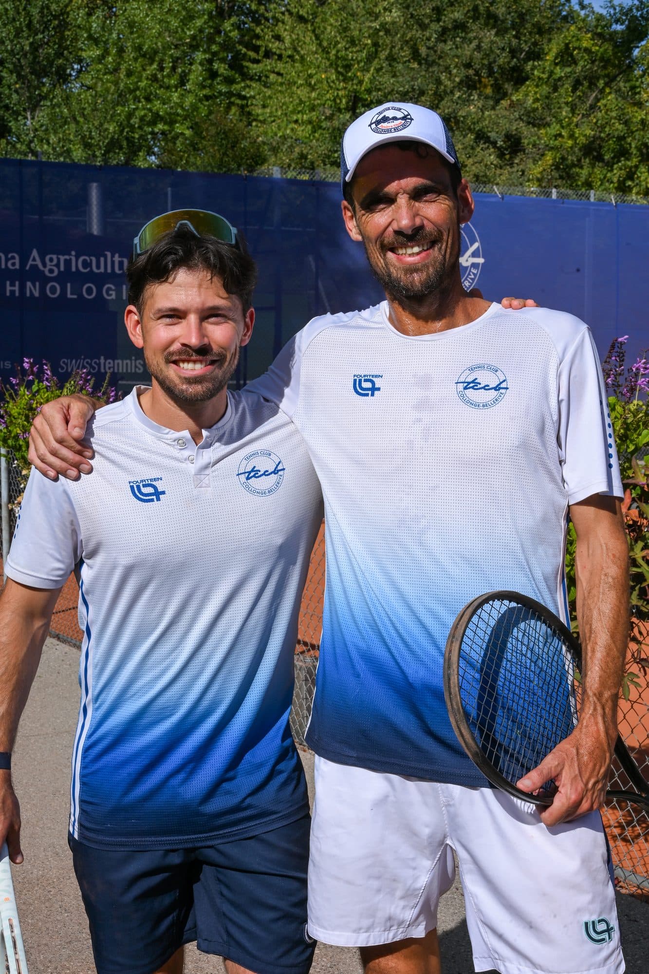 Justin et David, coachs du TCCB, côte à côte sur les courts